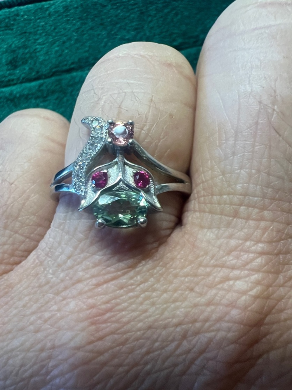 Sterling Silver 925 Green Peridot Gemstone foxtail style Ring with Pink Accents